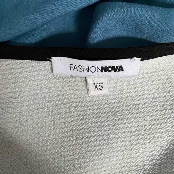 Flare sleeves top - Picture 3 of 3